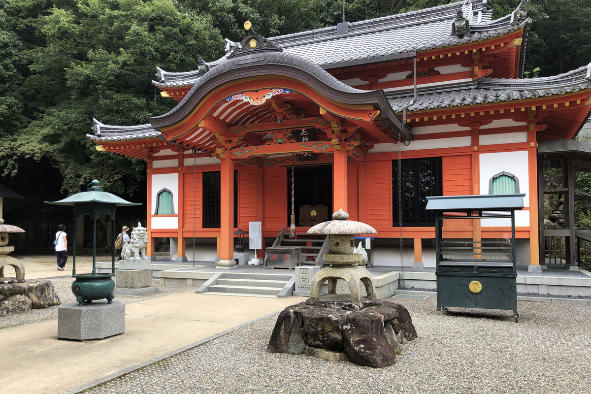 中山寺奥の院